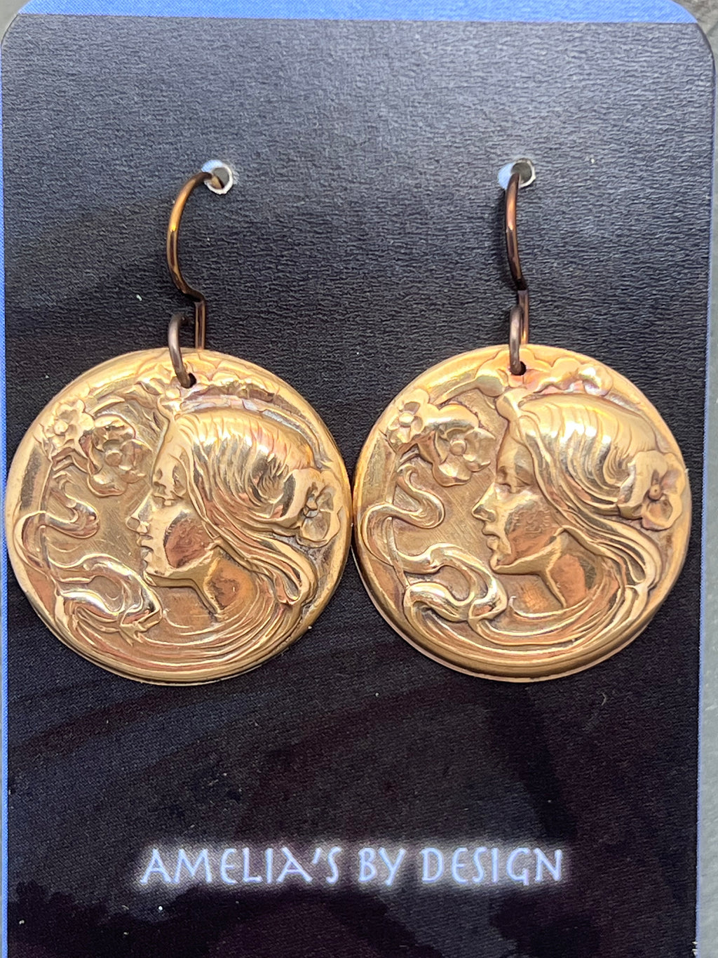 The girl 3/4 earrings