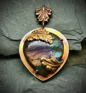 “Holding on to the sunset” Pendant